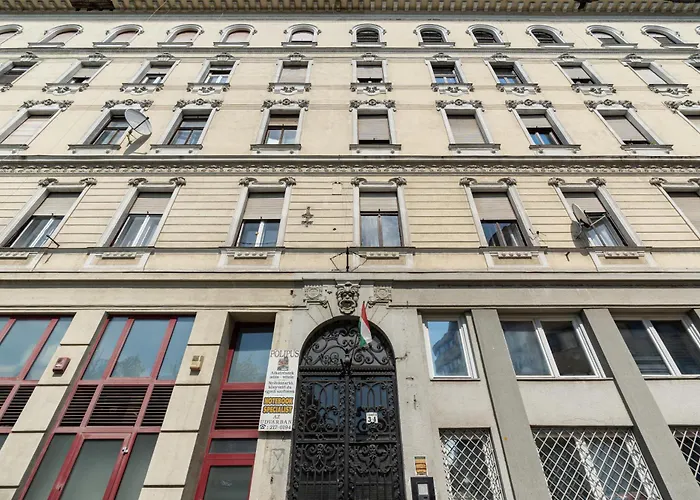 Csarnok Apartment
