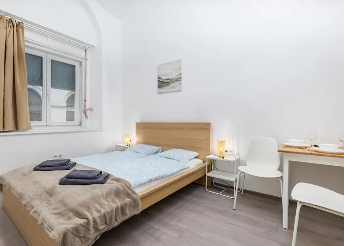 Urban Studios In The City Center