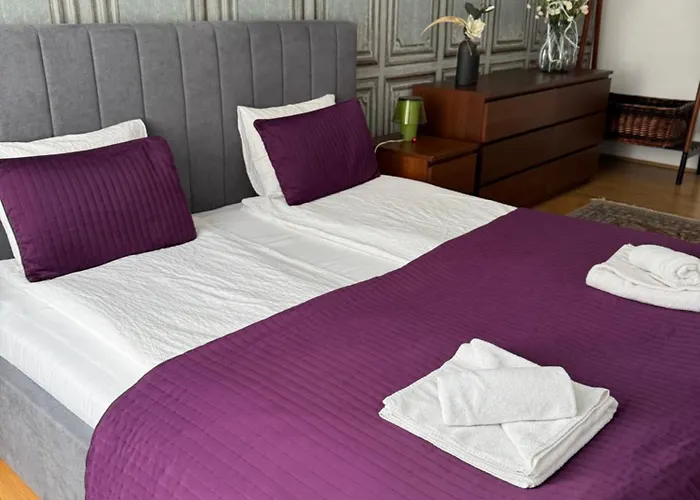 Your Gorgeous&Spacious Dream Home FREE Parking