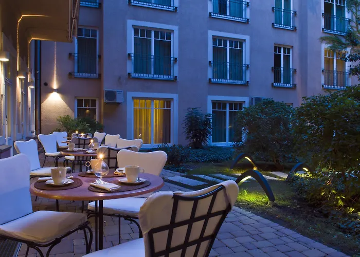 Mamaison Residence Izabella