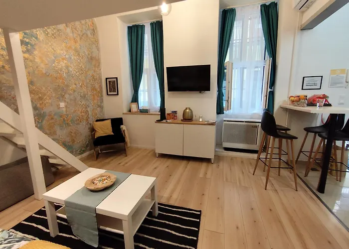 Goldart Design In The Heart Of Budapest