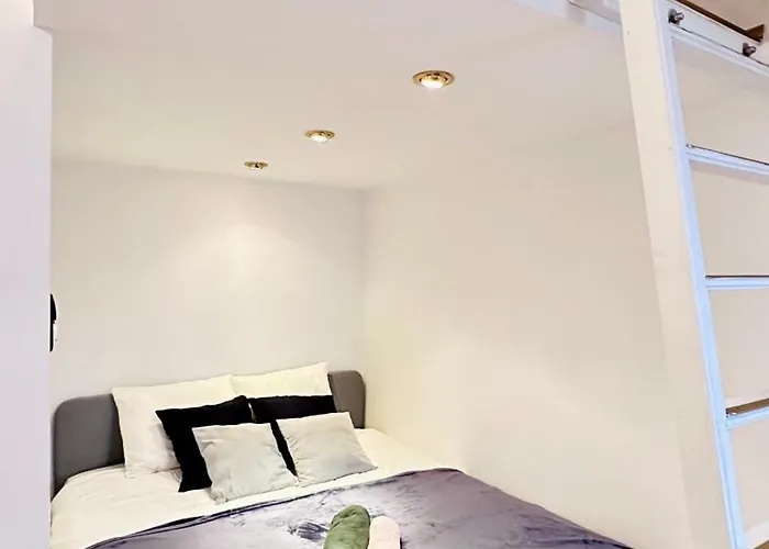 Jozsef 18 Apartment - 5 Mins To New York Cafe