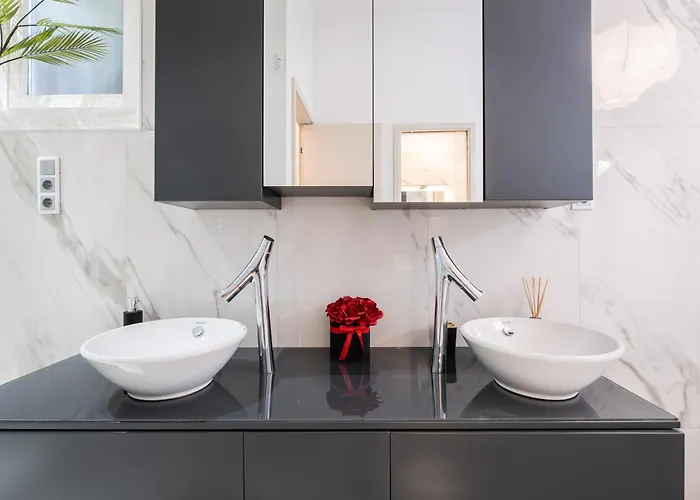 4 Bedrooms Apartment At Fashion Street