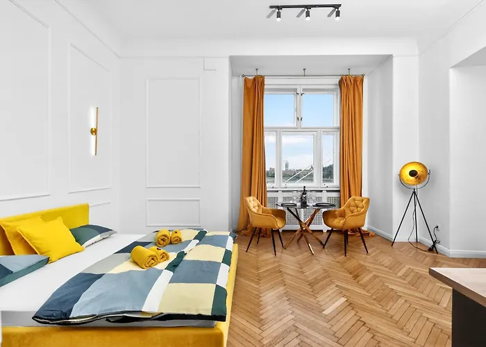Budapest Riverfront Lux
