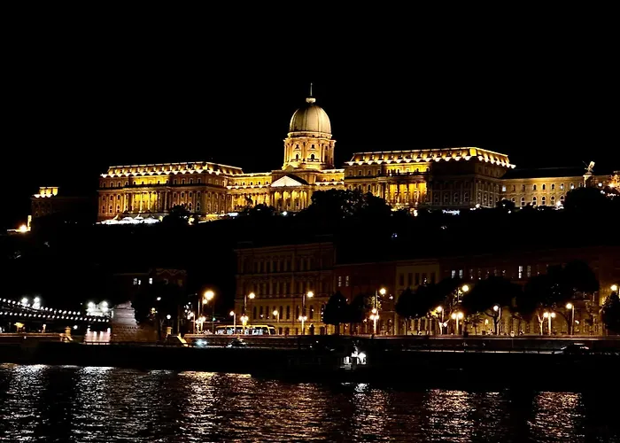Titaru House In The City Center Of