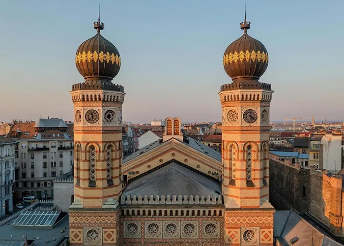 Central Premium Apartment At Madach Square