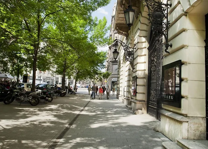 Anna Apartment