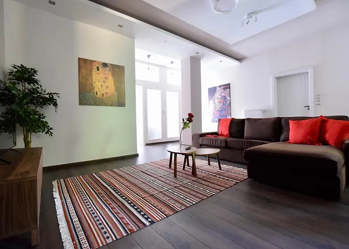 Standard By Hi5 - Close To Buda Castle