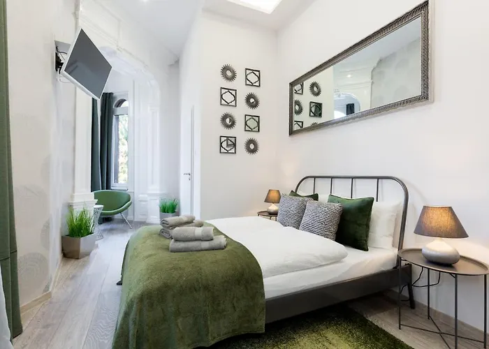 Silver Rooms By Staymood Holidays