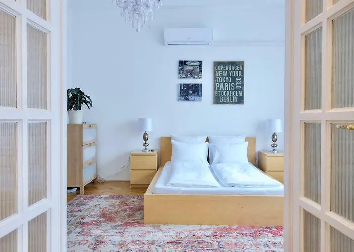 Standard Apartment by Hi5 - Madách Imre 1