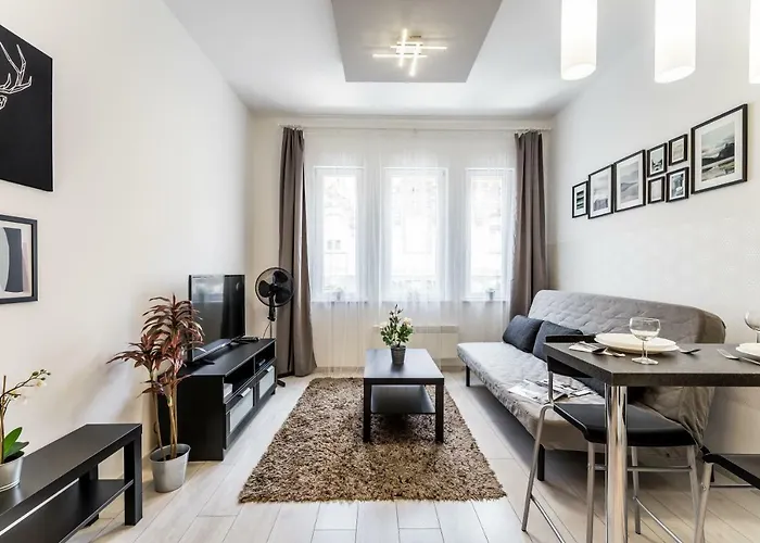 Fleur Créme Apartment