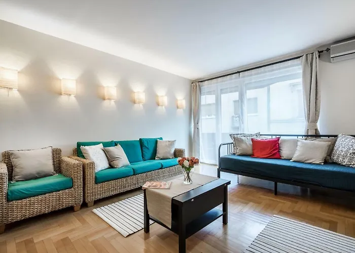 Bpr Golden Corner Suite With Balcony & A/C