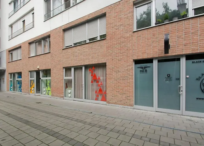 Modern Four Bedroom Apartment In Palace District